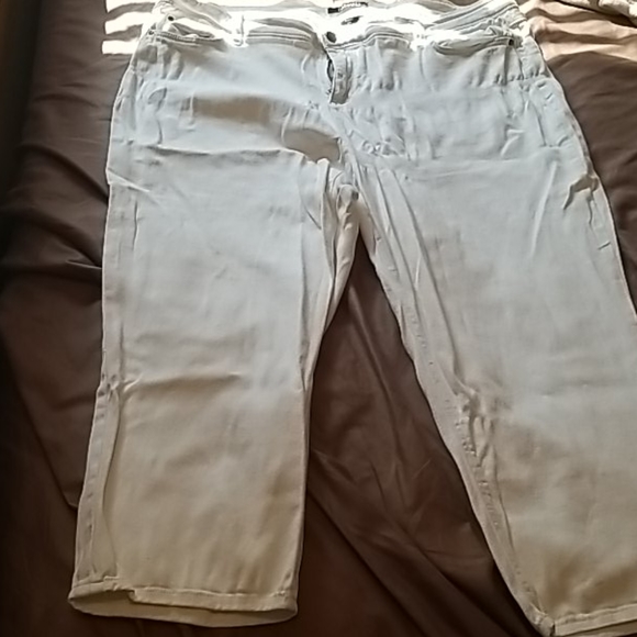 Capri Jeans - Picture 3 of 3